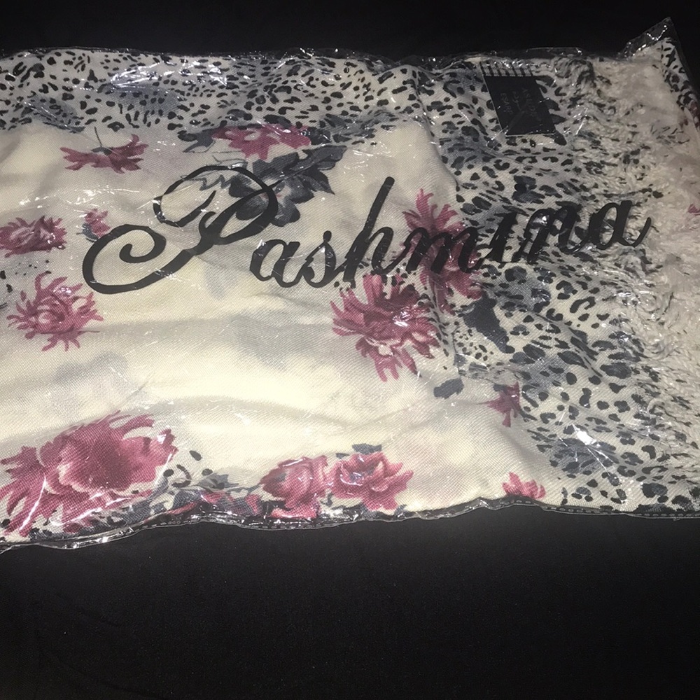 Pashmina shawl